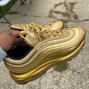 Gold air max nearly new size 12